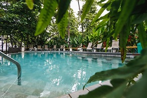 Oceanfront Hotel Verde Mar direct access to the beach