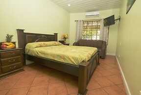 Oceanfront Hotel Verde Mar direct access to the beach