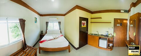 First & Frang Hotel