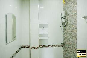 First & Frang Hotel
