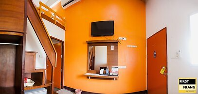 First & Frang Hotel