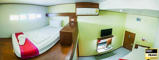 First & Frang Hotel