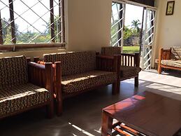 African Roots Entebbe