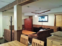 4 Bedroom Blue Mountain Rental with Hot Tub