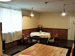 4 Bedroom Blue Mountain Rental with Hot Tub