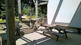 4 Bedroom Blue Mountain Rental with Hot Tub