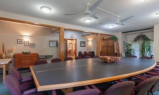 Cedar Wood Lodge B&B