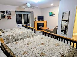 Cedar Wood Lodge B&B