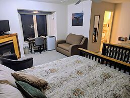 Cedar Wood Lodge B&B