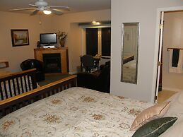 Cedar Wood Lodge B&B