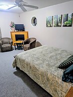 Cedar Wood Lodge B&B