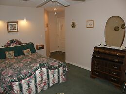 Cedar Wood Lodge B&B