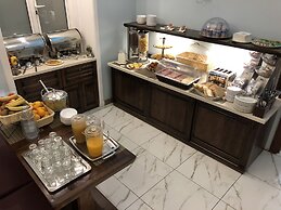 Grand Harbour Hotel
