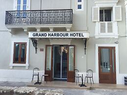 Grand Harbour Hotel