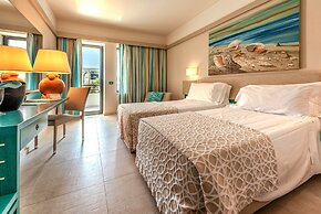 Hotel Acacia Marina