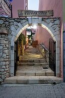 Petronikolis Traditional House