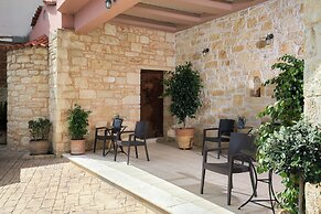 Petronikolis Traditional House