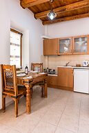 Petronikolis Traditional House