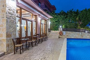 Petronikolis Traditional House