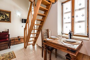 Petronikolis Traditional House