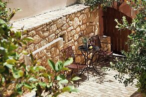 Petronikolis Traditional House