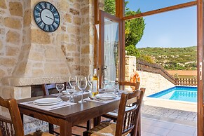 Petronikolis Traditional House