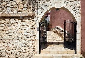 Petronikolis Traditional House