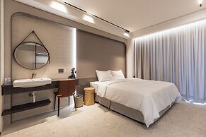 Green Hotel