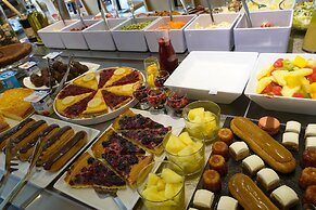 Brit Hotel Reims Croix Blandin