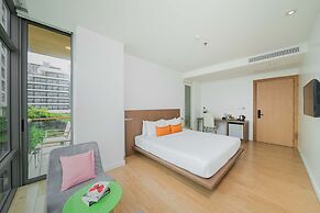 Seven Zea Chic Hotel