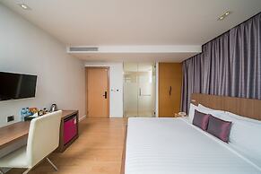 Seven Zea Chic Hotel