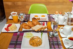 Seven Zea Chic Hotel