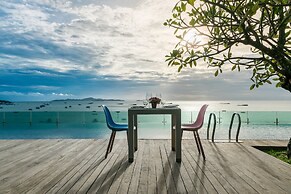 Seven Zea Chic Hotel