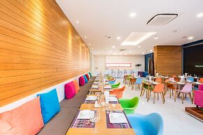 Seven Zea Chic Hotel