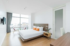 Seven Zea Chic Hotel