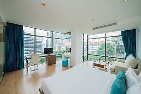 Seven Zea Chic Hotel