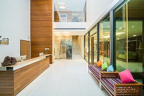 Seven Zea Chic Hotel