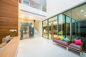 Seven Zea Chic Hotel