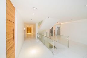 Seven Zea Chic Hotel