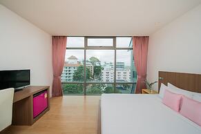 Seven Zea Chic Hotel