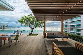 Seven Zea Chic Hotel