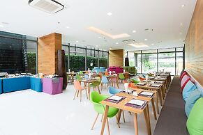 Seven Zea Chic Hotel