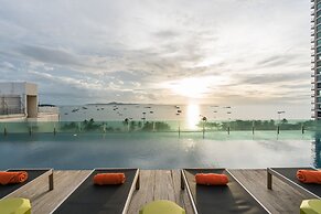 Seven Zea Chic Hotel