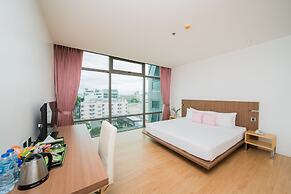 Seven Zea Chic Hotel