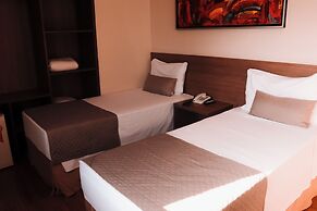 Vida Plaza Hotel