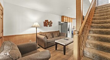 Edgelake Beach Club by Coolvacay