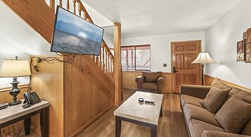 Edgelake Beach Club by Coolvacay
