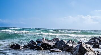 Edgelake Beach Club by Coolvacay