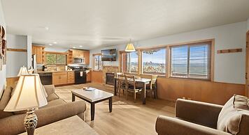Edgelake Beach Club by Coolvacay