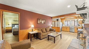 Edgelake Beach Club by Coolvacay